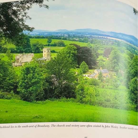 Cotswold Scene The Villages & Landscapes Chris Andrew’s Paperback Book - Picture 10 of 14